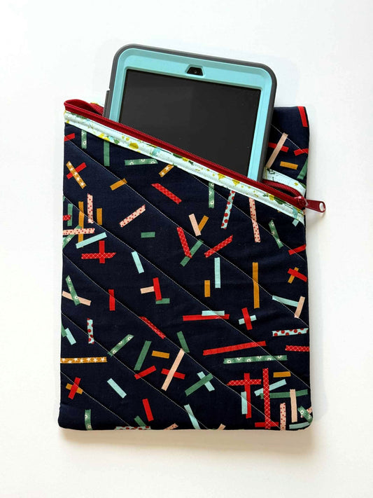 Large Quilted Zipper Pouch – Navy Ribbon Print Tablet Sleeve with Diagonal Zipper