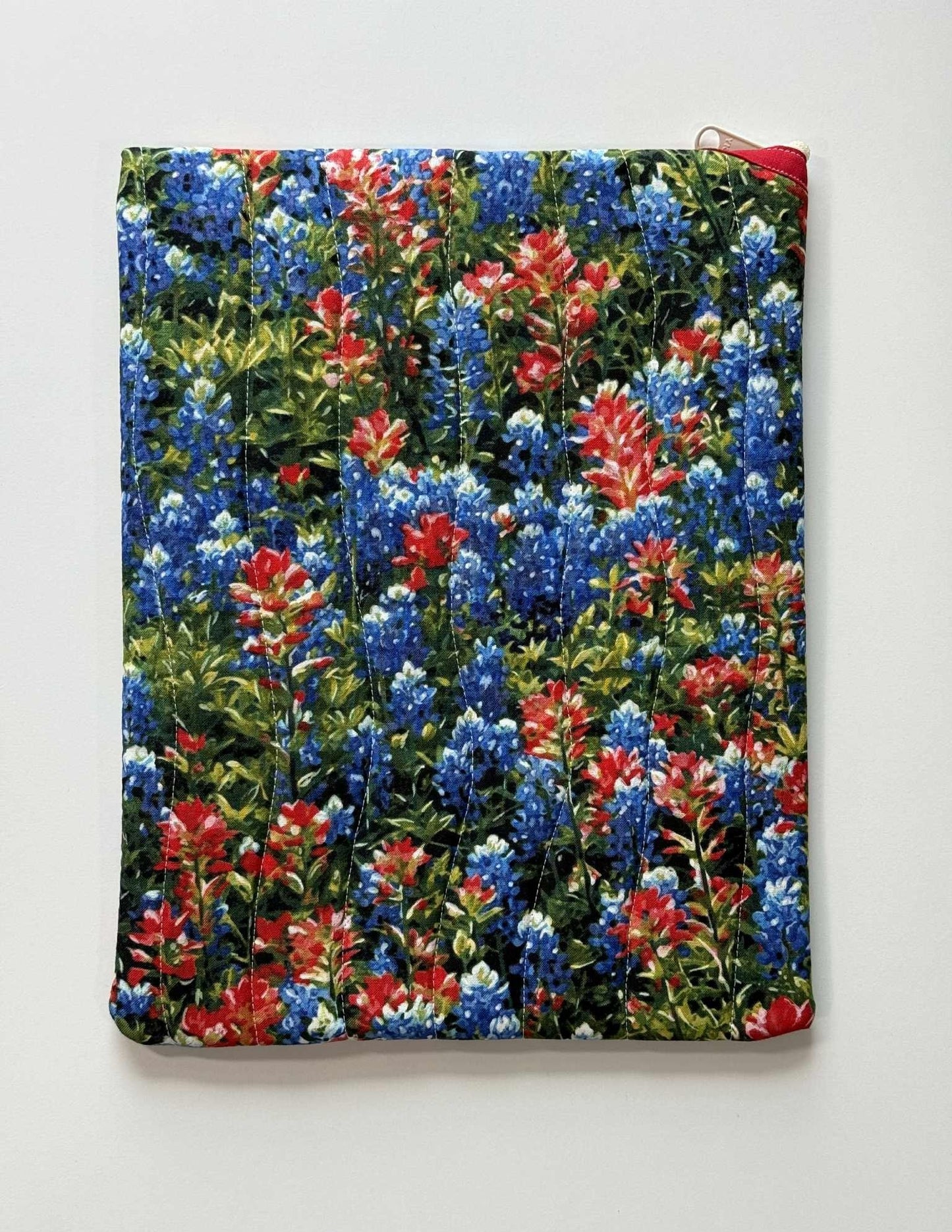 Large Quilted Diagonal Zipper Pouch – Texas Bluebonnet & Indian Paintbrush Tablet Sleeve