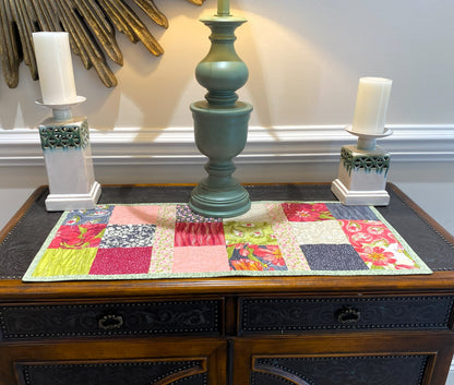 Quilted Table Runner – Tulip Charm Floral Patchwork | Handmade Cotton Table Decor