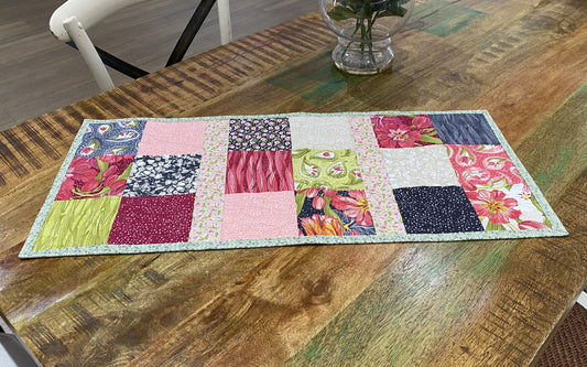 Quilted Table Runner – Tulip Charm Floral Patchwork | Handmade Cotton Table Decor